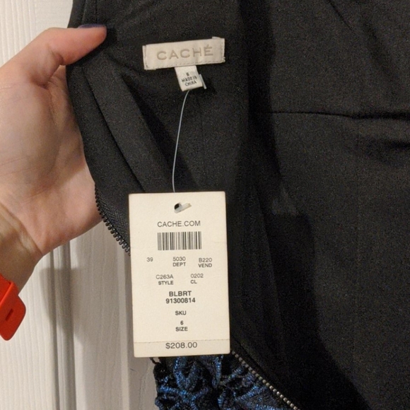 Formal dress - Picture 7 of 7